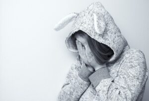 なぜいつもダメ男ばかり好きになるのか、その理由と対策は？